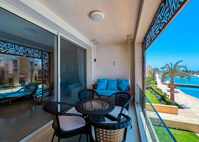 Balanced & Bright 2 Bdr Mangroovy Free Pool & Access Apartman